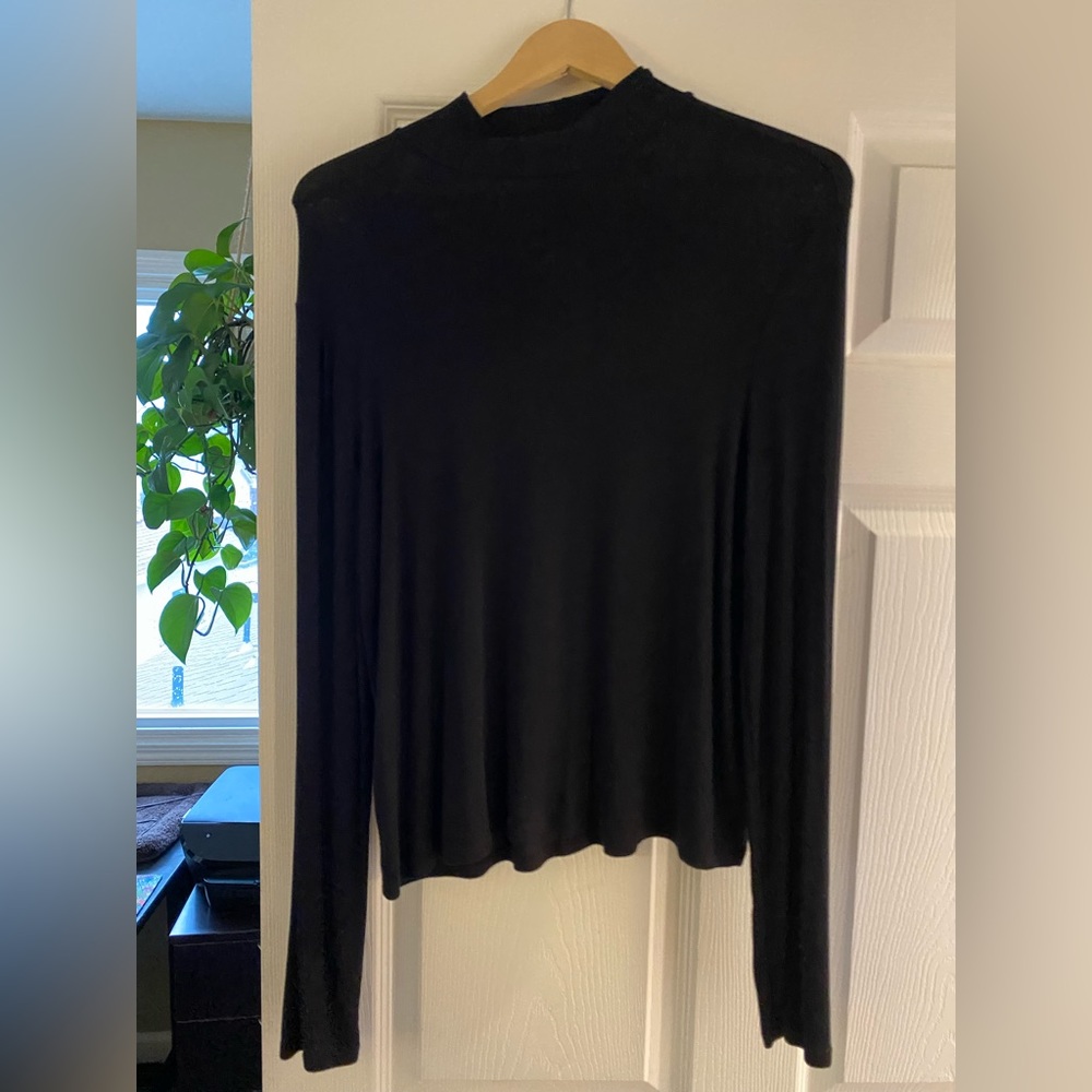 Splendid mock neck long sleeve shirt size M